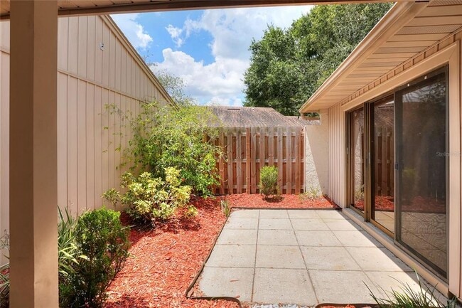 Building Photo - 3988 Oak Loop