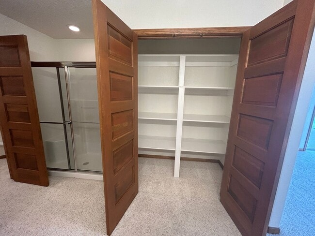 Building Photo - Beautiful Home on Village Greens with Vaulted Ceilings~A rare find!