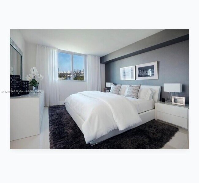 Building Photo - 1861 NW South River Dr