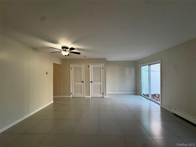 Building Photo - 8 Whitman Ct