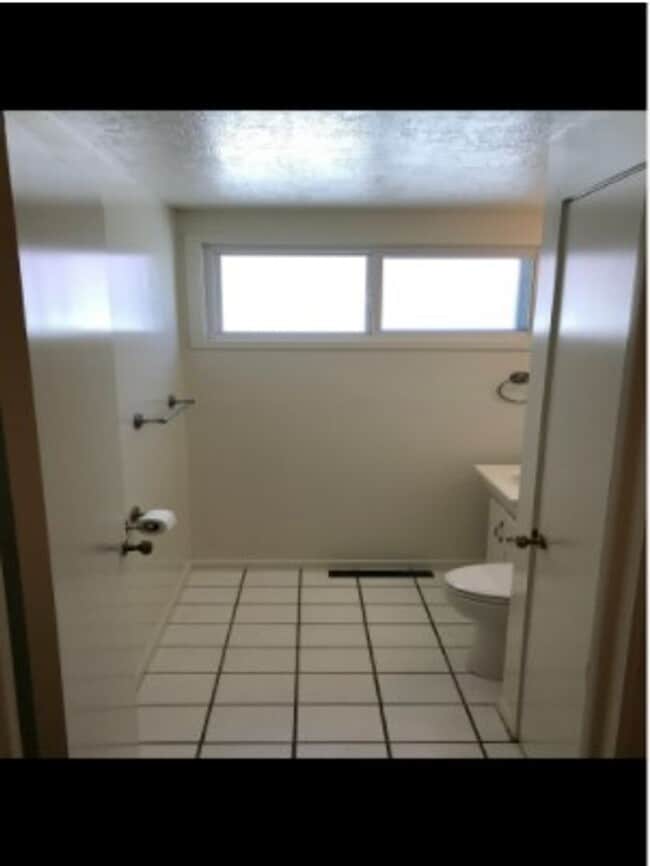 Building Photo - Wonderful 4 Bedroom House in Bountiful