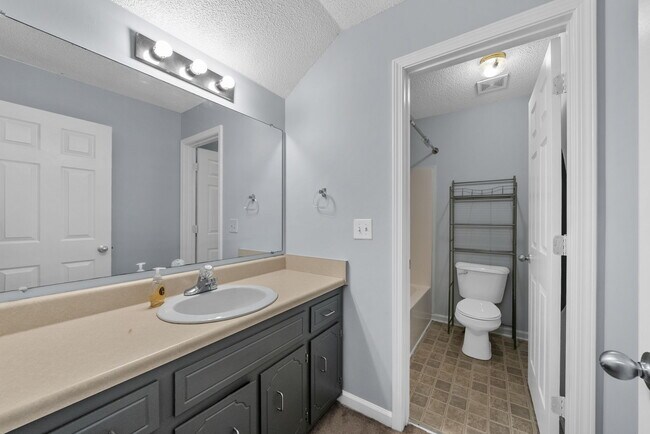 Building Photo - 443 Cranklen Cir