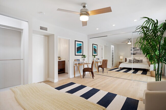Custom Closets - 1244 18th St