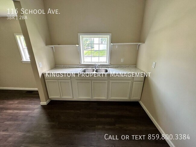 Building Photo - 116 School Ave