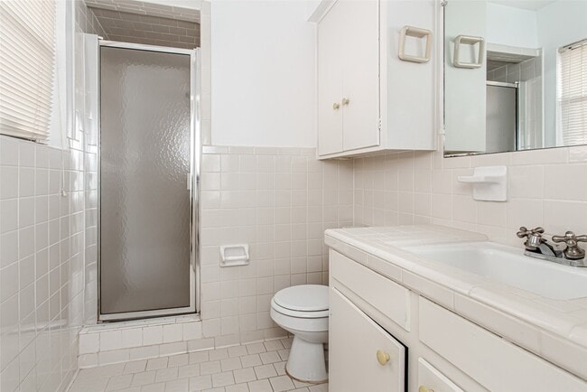 Building Photo - 7549 Brentcove Cir