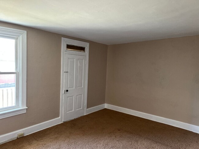Building Photo - Stunning Home Located in Northeastern School District