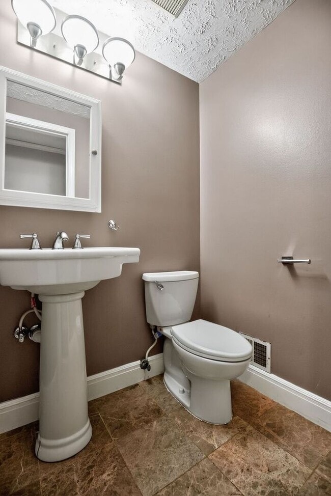 Building Photo - 303 Kimberly Woods Ct