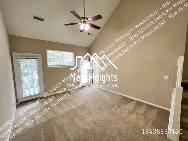 Building Photo - Delightful Townhouse with Screened Porch!!