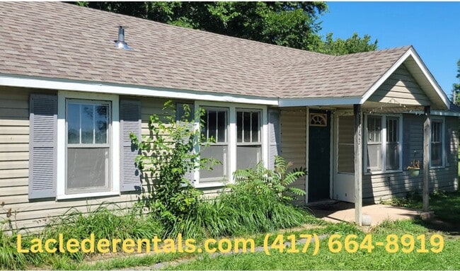 Building Photo - 3 bed 2 bath House