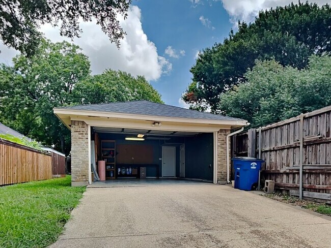Building Photo - 10114 Branwood Ln
