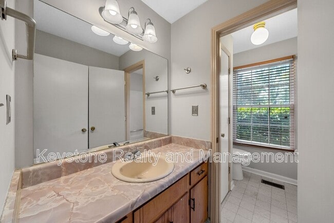 Building Photo - 3445 Arvin Dr