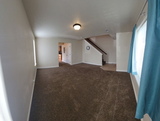 Building Photo - 550 Sunflower Rd