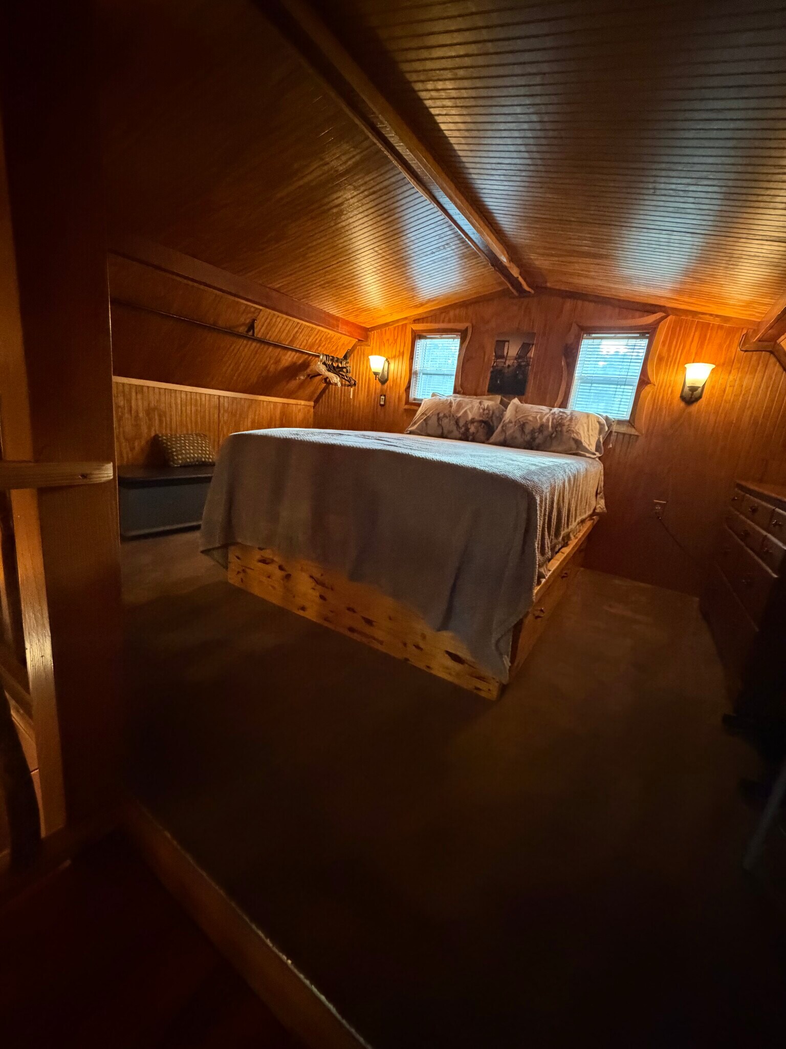 Building Photo - 9166 S Evans Ave