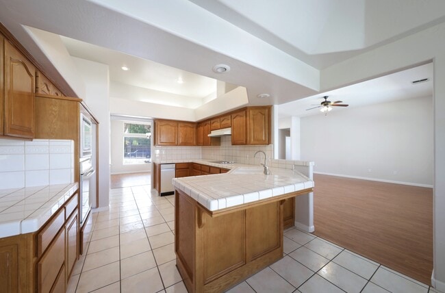 Building Photo - 4709 Laurel Springs Dr