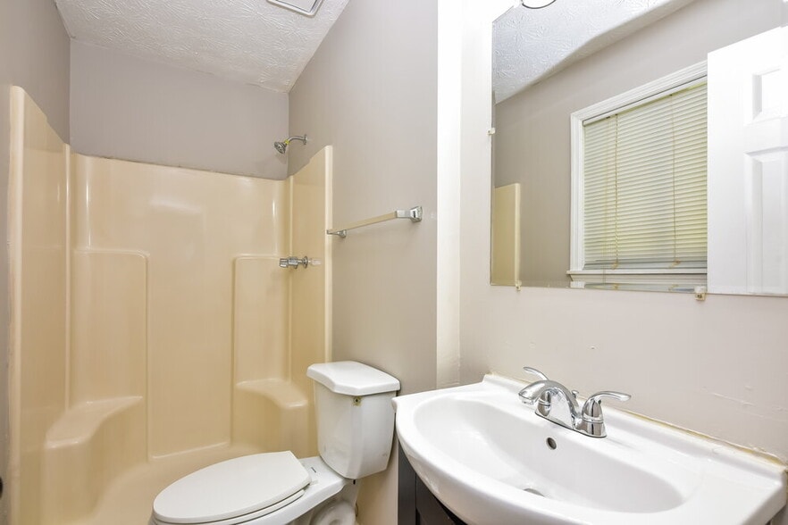Building Photo - 1260 Halter Ln