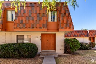 Building Photo - Charming 3 bedroom townhouse in Glendale!