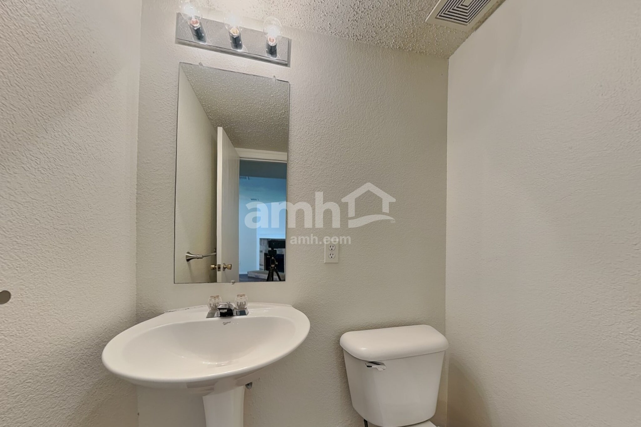 Building Photo - 8724 Hunters Creek Ct