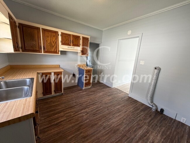 Building Photo - 1323 Grant-