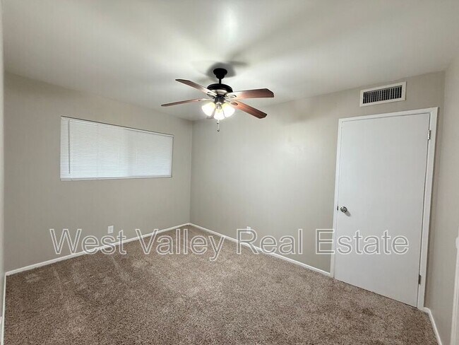 Building Photo - 606 Pierce St