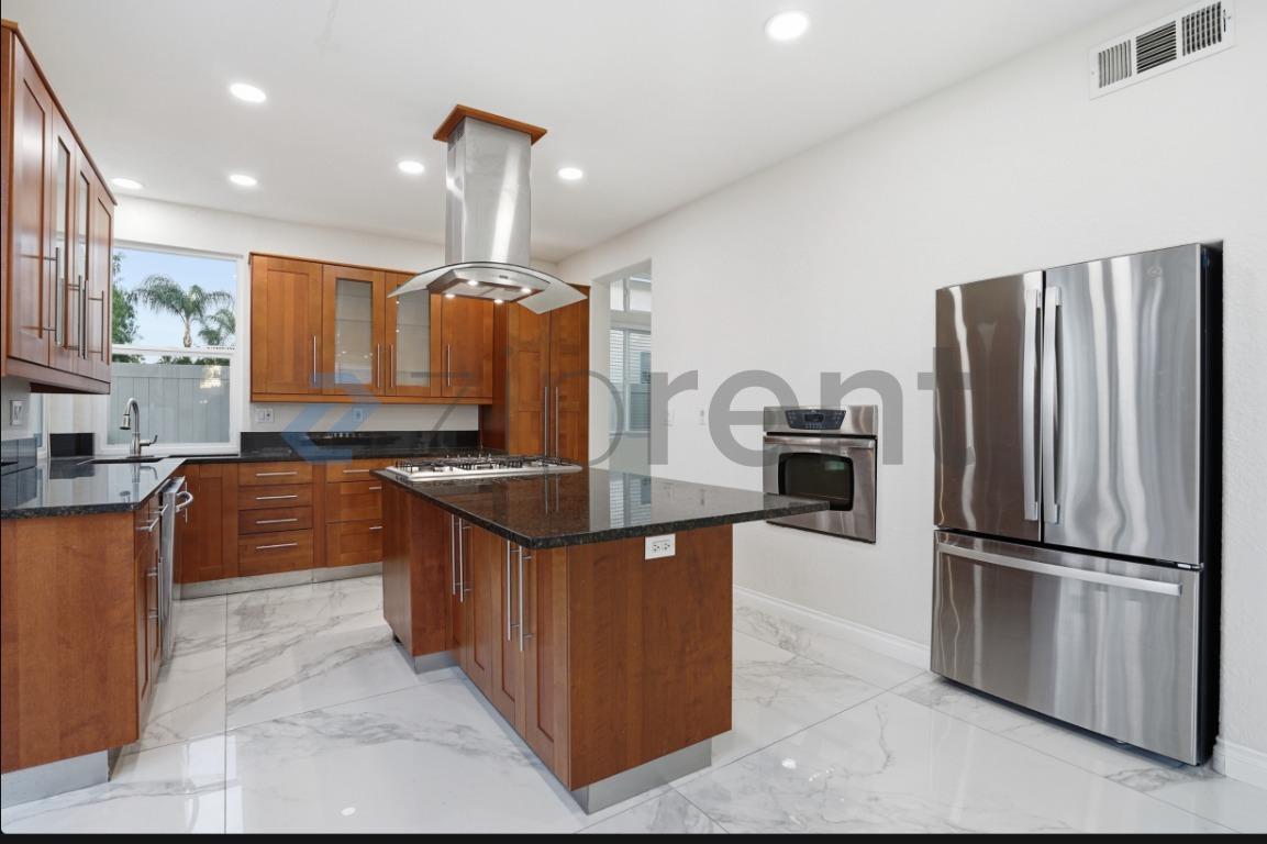 Building Photo - 33026 Terrace Dr