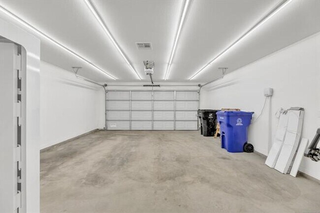 Building Photo - Stunning 4 Bed 3 Bath Broken Arrow Gem