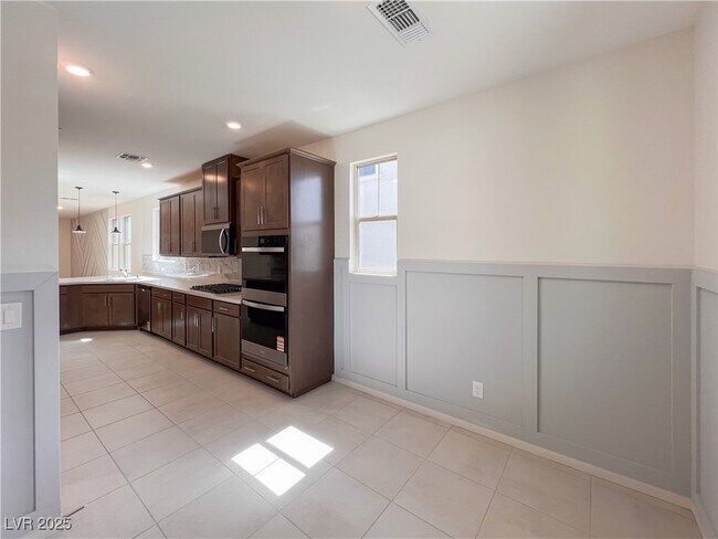 Building Photo - 12470 Madison Pk Pl