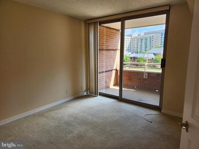 Building Photo - 5809 Nicholson Ln