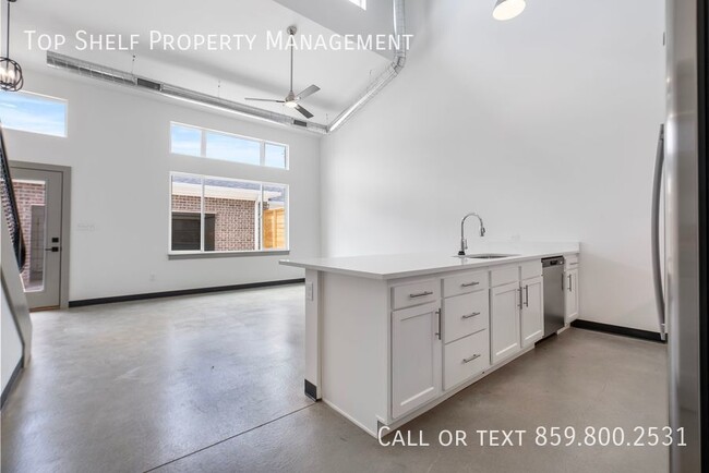 Building Photo - Beautiful New Construction !