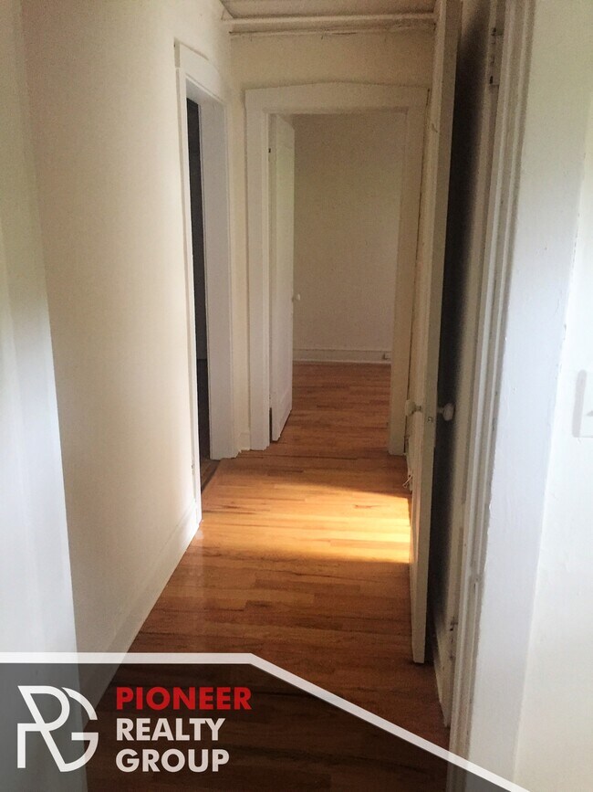 Building Photo - 1311 Dempster St