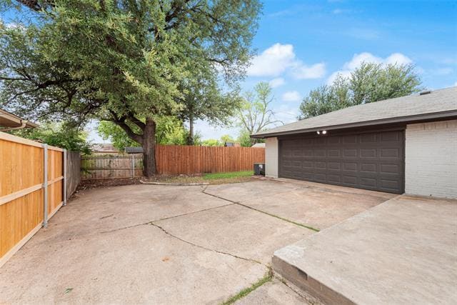 Building Photo - 1124 Janell Dr