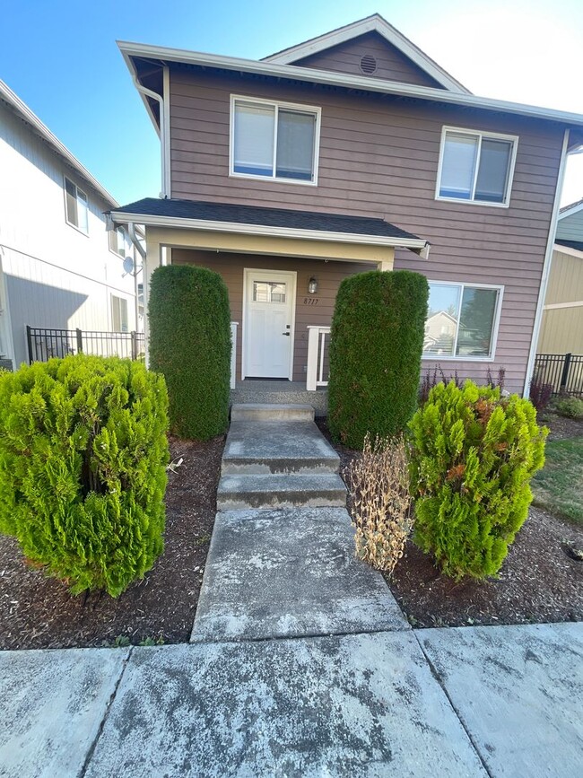 Building Photo - Special:2 weeks free! Remodeled 3bd, 2.5ba...