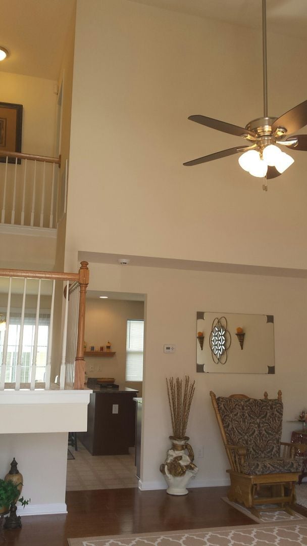 Building Photo - 3 bedroom 2.5 bath townhome in University Area