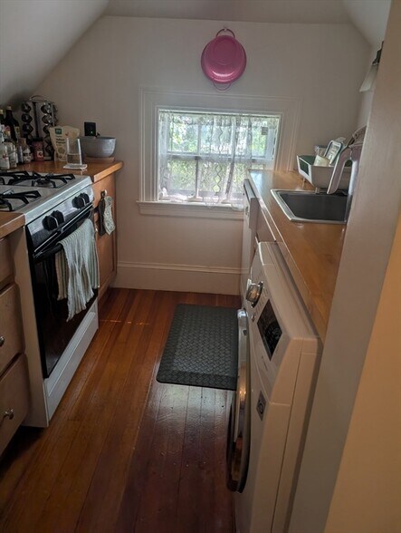 Primary Photo - 474 Chestnut Hill Ave
