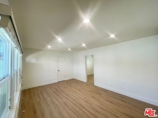 Building Photo - 4441 Tujunga Ave