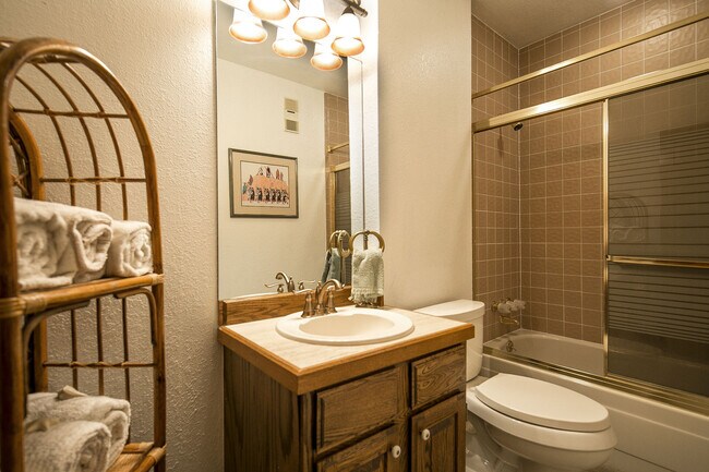 Building Photo - Breathtaking Three Bedroom Townhouse In The Pinery On The Golf Course