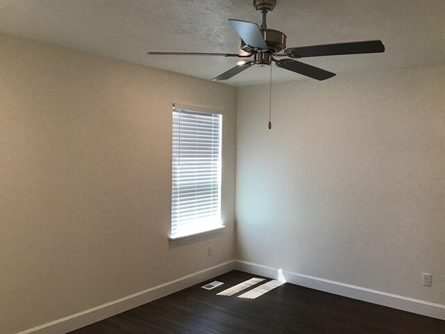 Building Photo - 1257 Ranch Cir