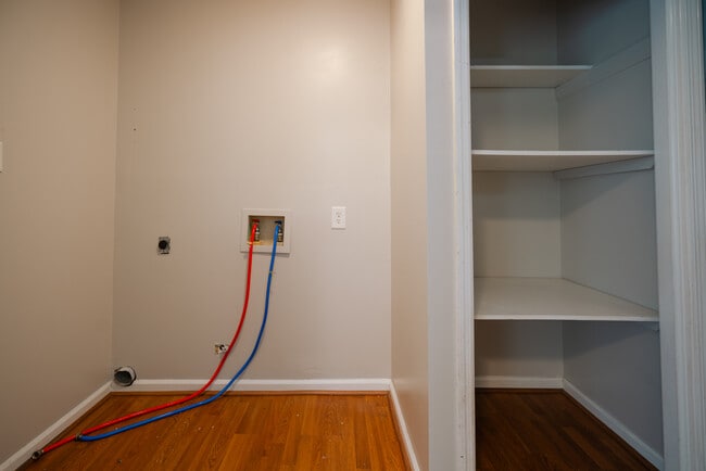 Building Photo - 122 Longleaf Cir