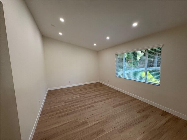 Building Photo - 23260 Forest Canyon Dr