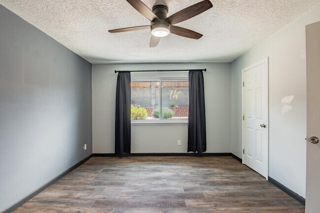 Building Photo - 1600 Cullen Ln NE