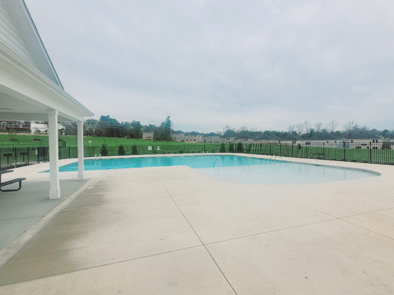 Building Photo - 523 Summit Vw