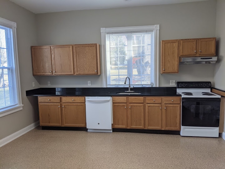 Kitchen - 418 Main St