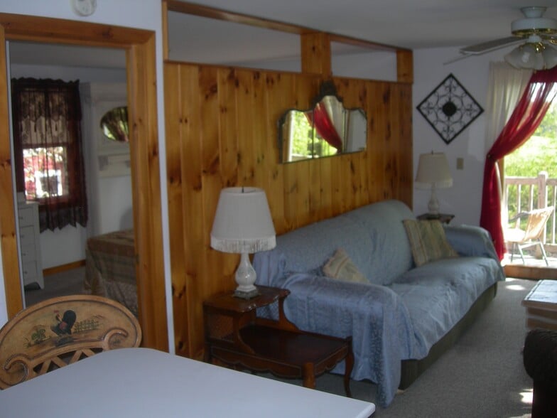 Building Photo - 1406 Summerhill Rd