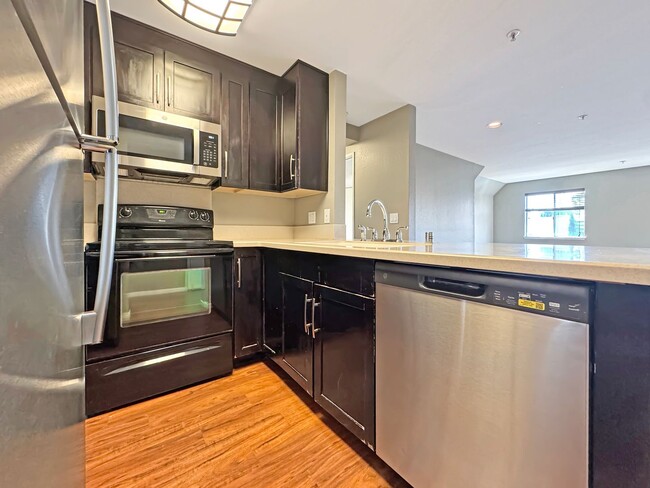 Building Photo - Beautiful 2B/2BA Condo in UTC!
