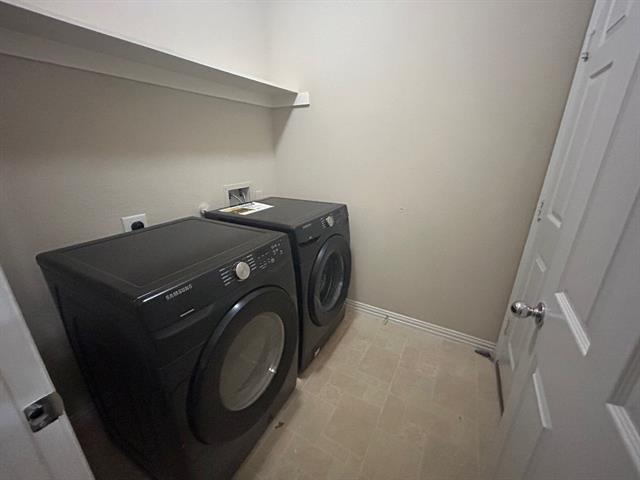 Building Photo - 10228 Ashburn Dr