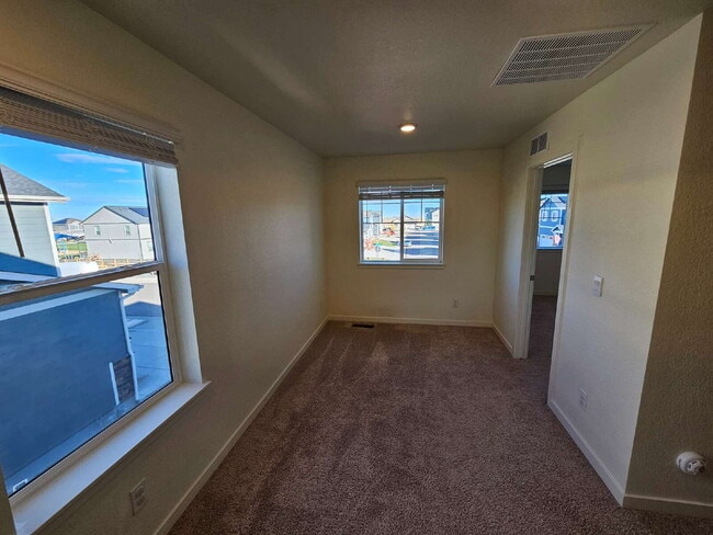 Building Photo - 3 bed 3 bath home in Bennett.