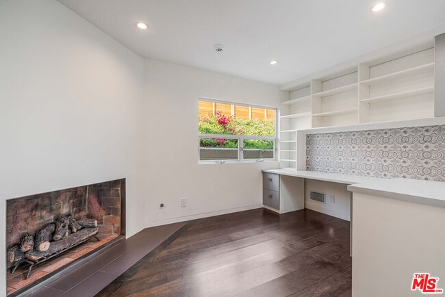 Building Photo - 686 Enchanted Way