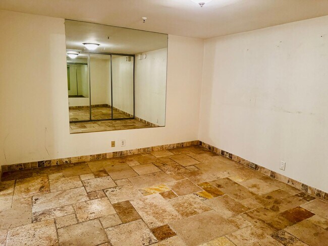 Building Photo - Oceanview 1 Bedroom with Beach Access for ...