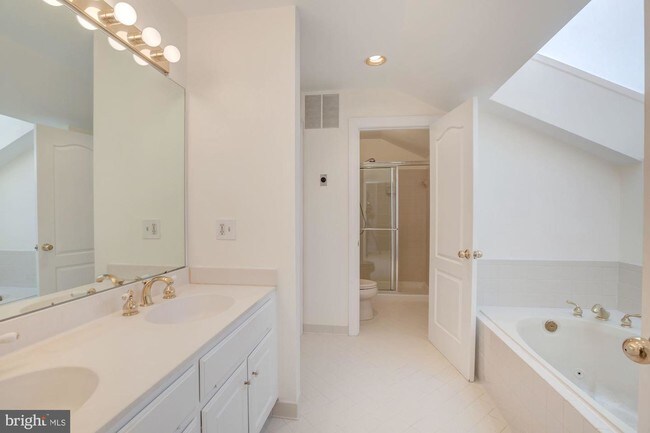 Building Photo - 3925 Ivy Terrace Ct NW