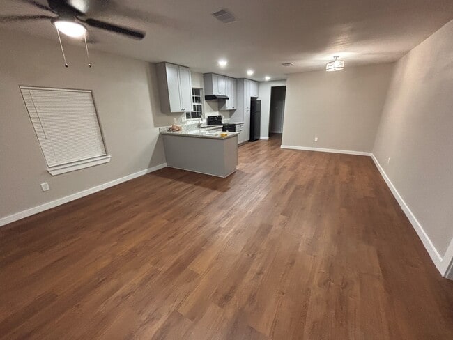 Building Photo - 8546 Talton St