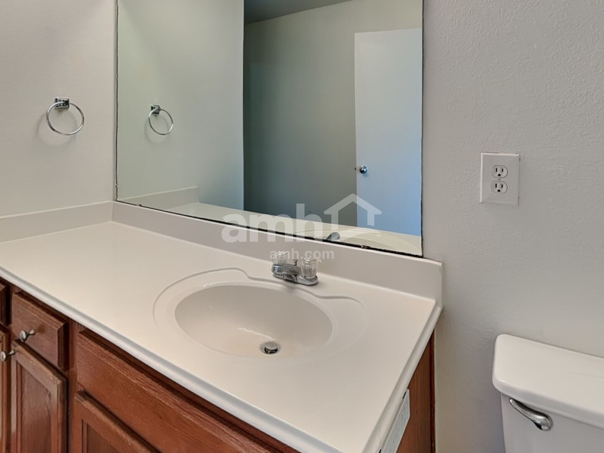 Building Photo - 20719 Dickinson Manor Ln